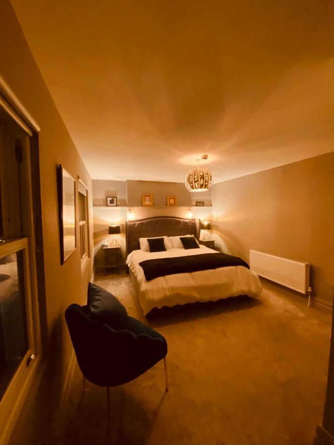 3 Bedroom Luxury Apartment Main Street Кашел Екстер'єр фото
