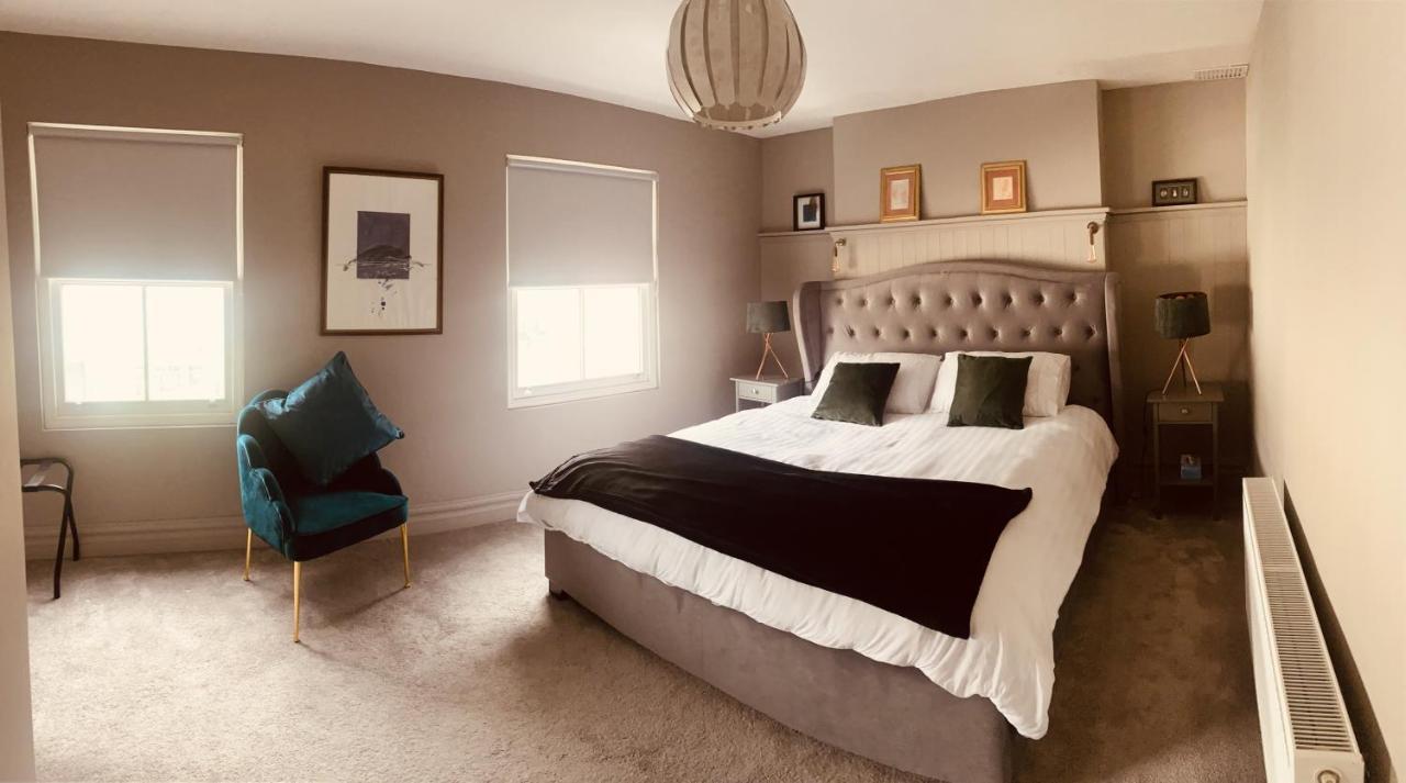 3 Bedroom Luxury Apartment Main Street Кашел Екстер'єр фото