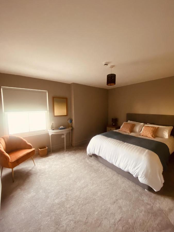 3 Bedroom Luxury Apartment Main Street Кашел Екстер'єр фото