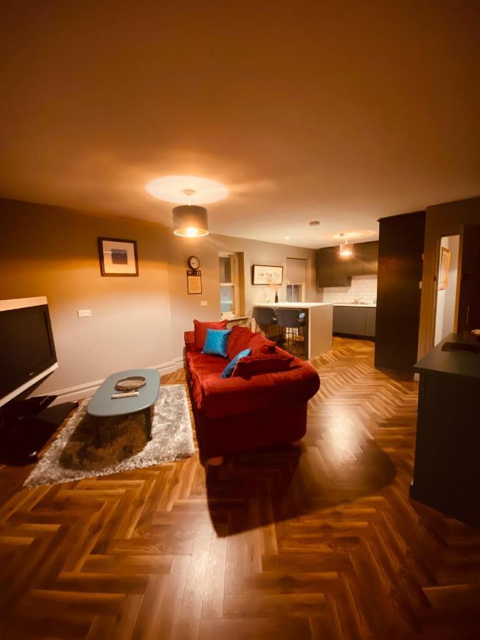 3 Bedroom Luxury Apartment Main Street Кашел Екстер'єр фото