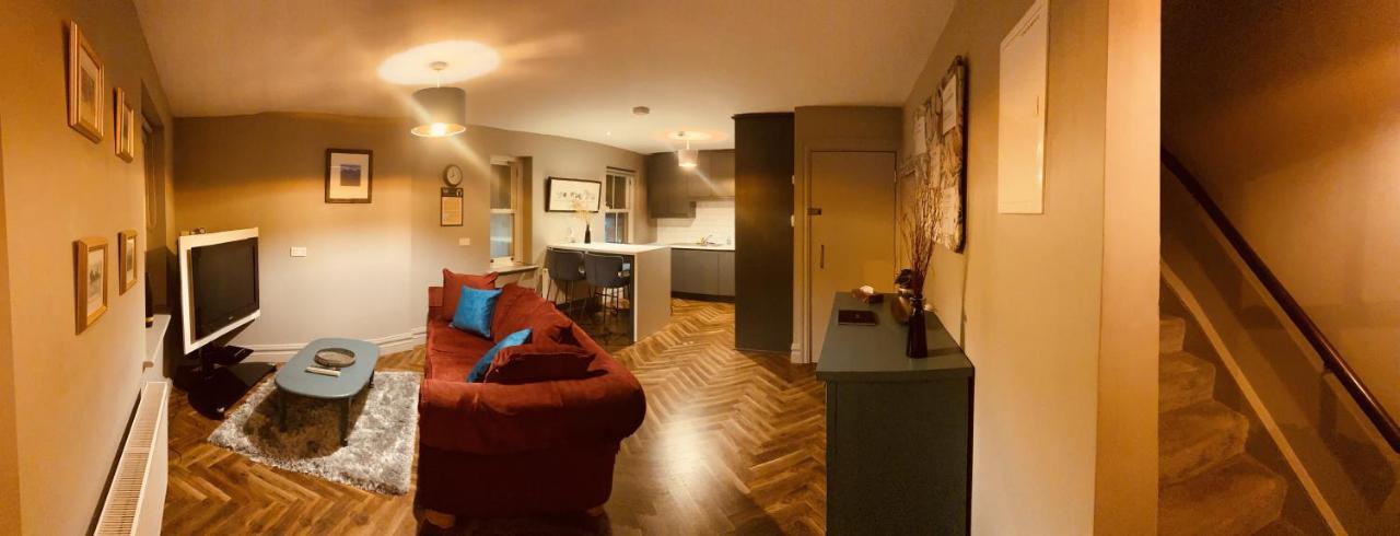 3 Bedroom Luxury Apartment Main Street Кашел Екстер'єр фото