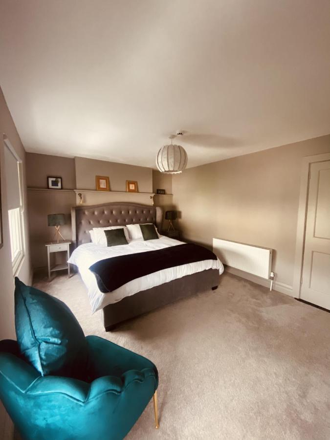 3 Bedroom Luxury Apartment Main Street Кашел Екстер'єр фото