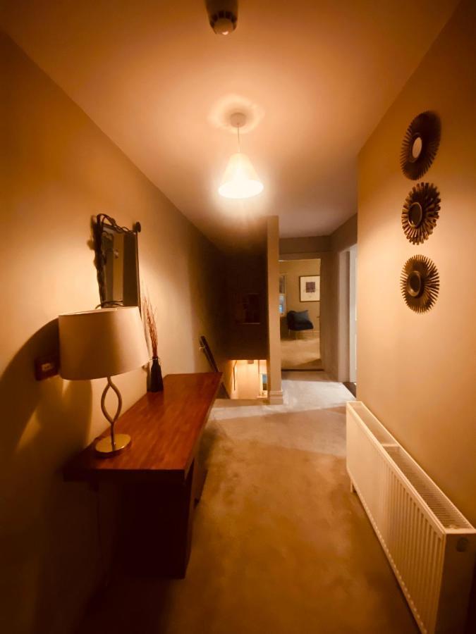 3 Bedroom Luxury Apartment Main Street Кашел Екстер'єр фото