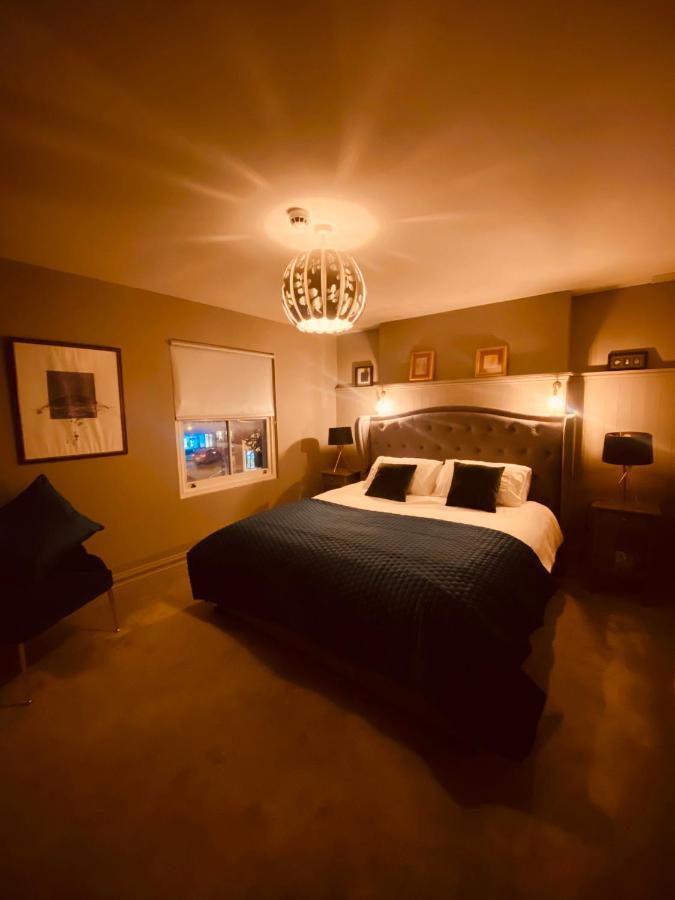 3 Bedroom Luxury Apartment Main Street Кашел Екстер'єр фото