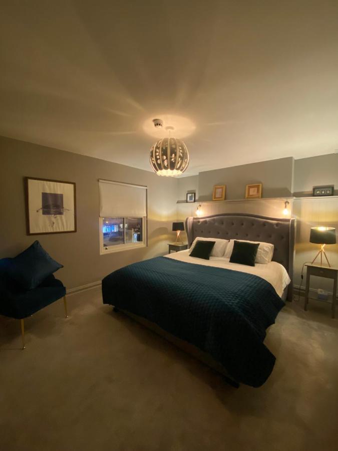3 Bedroom Luxury Apartment Main Street Кашел Екстер'єр фото